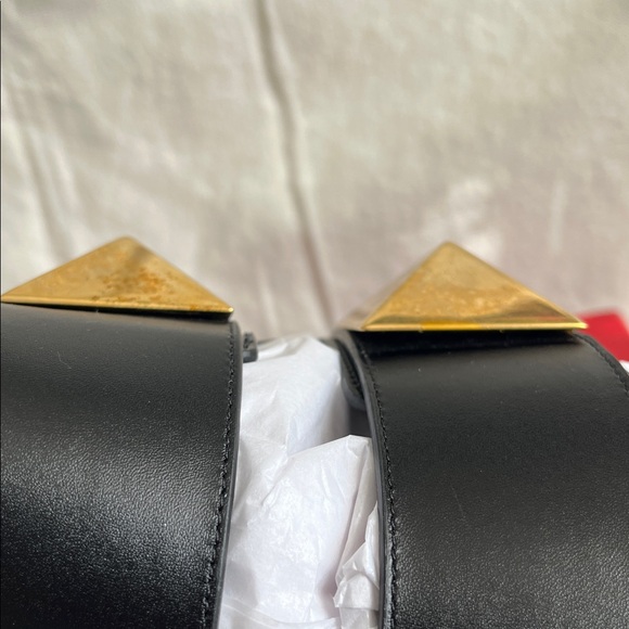 Valentino Garavani Roman Stud Sandal - Picture 9 of 10